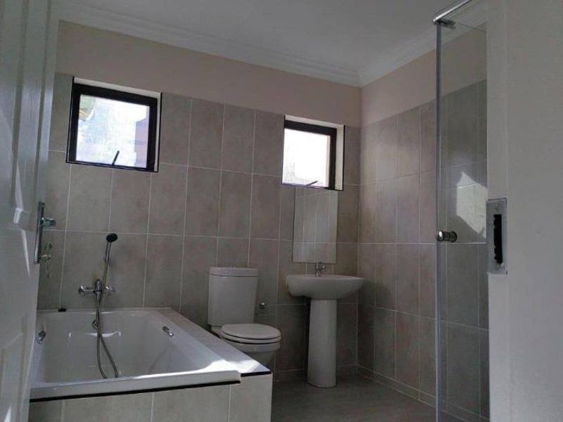 Townhouse For Sale In Akasia - Photo 6