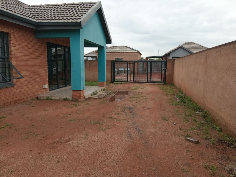 House For Sale In Akasia - Photo 10
