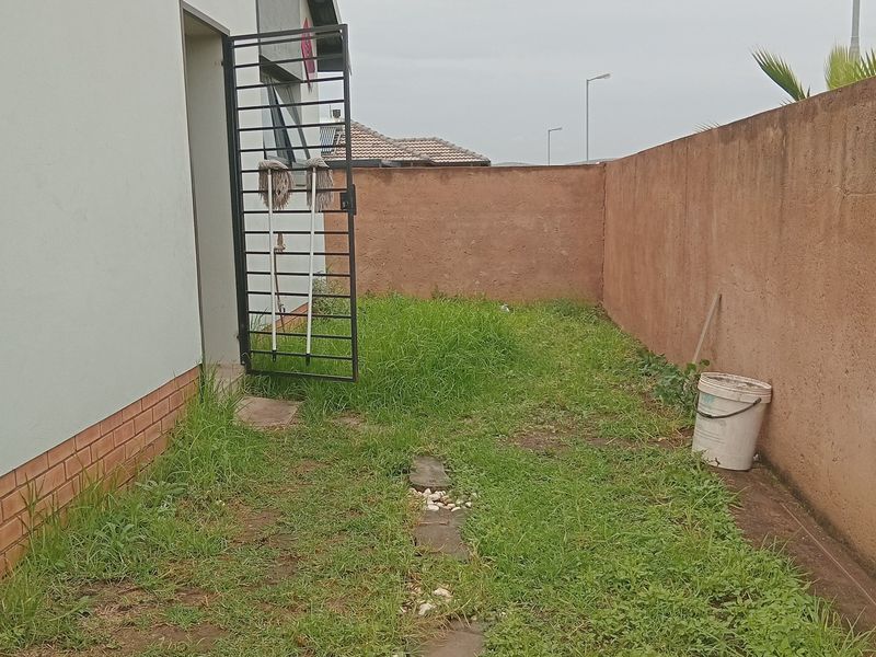House For Sale In Akasia - Photo 2
