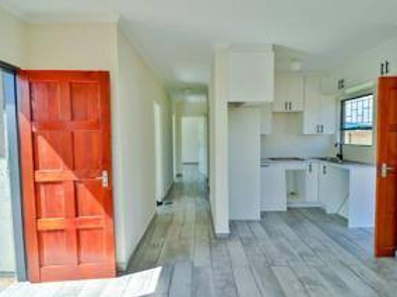 House For Sale In Akasia - Photo 3