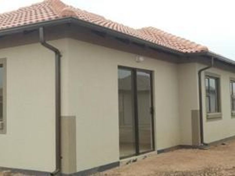 House For Sale In Akasia - Photo 1