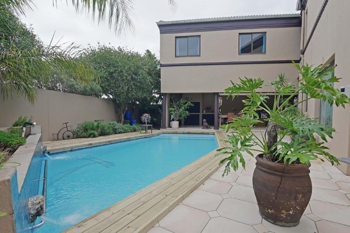 House Pending Sale In Blouberg - Photo 2