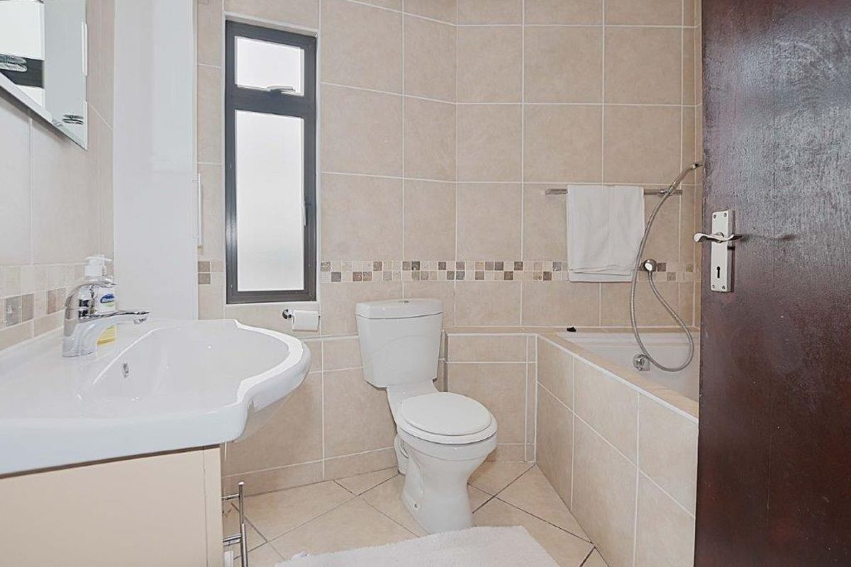 House Pending Sale In Blouberg - Photo 4