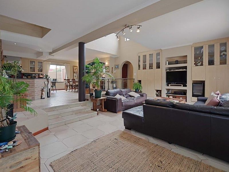 House Pending Sale In Blouberg - Photo 3