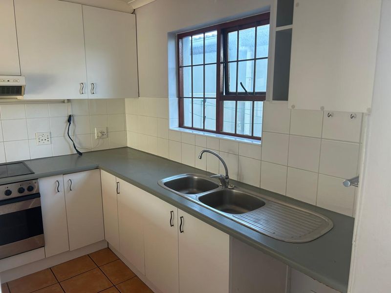 Townhouse Sold In Blouberg - Photo 6