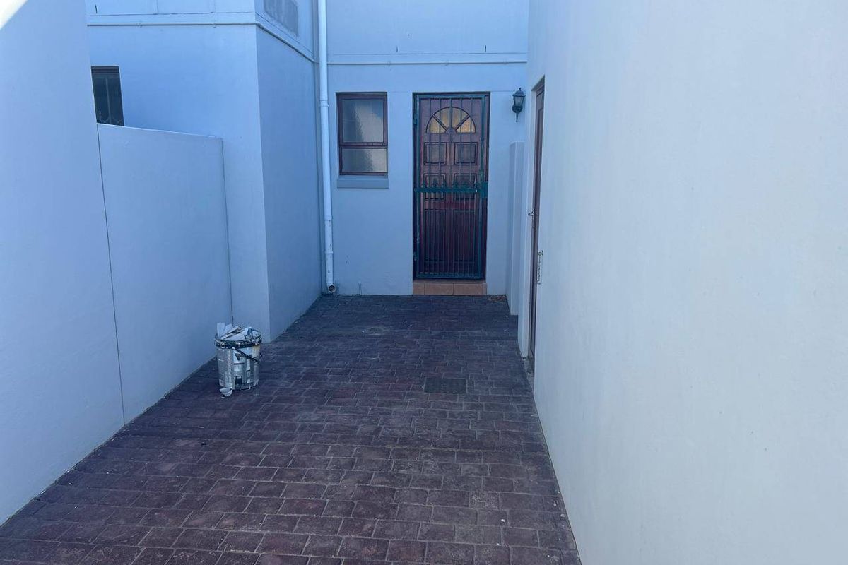 Townhouse Sold In Blouberg - Photo 2