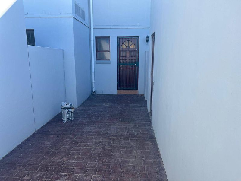 Townhouse Sold In Blouberg - Photo 2