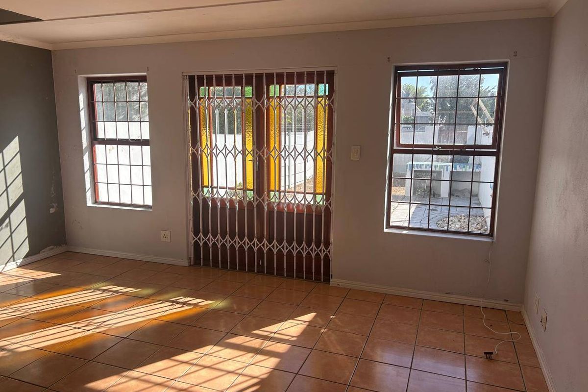 Townhouse Sold In Blouberg - Photo 3