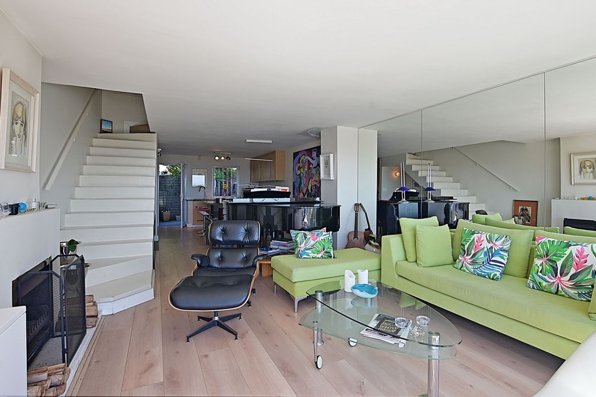 Apartment For Sale In Cape Town - Photo 2