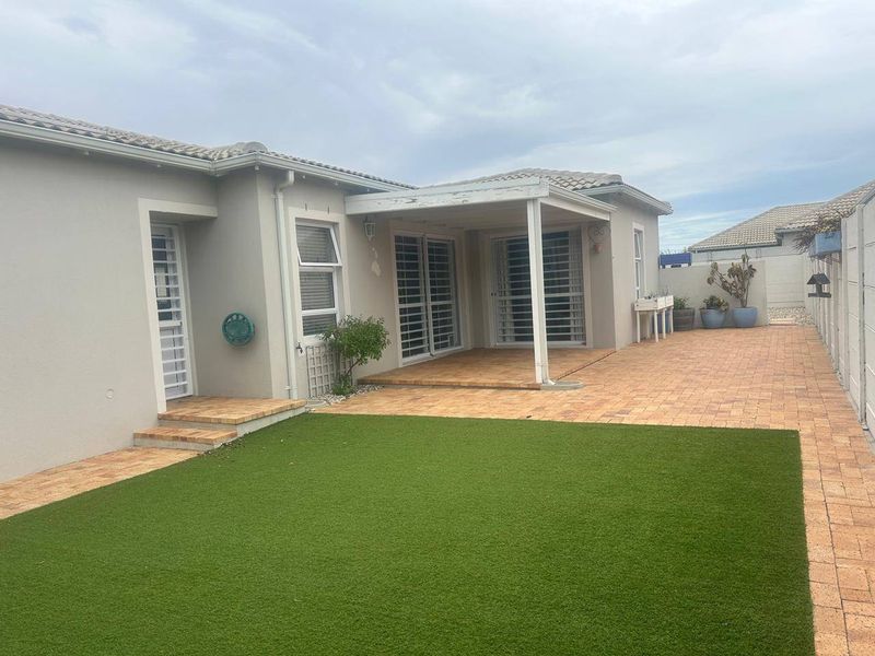 House For Sale In Blouberg - Photo 2