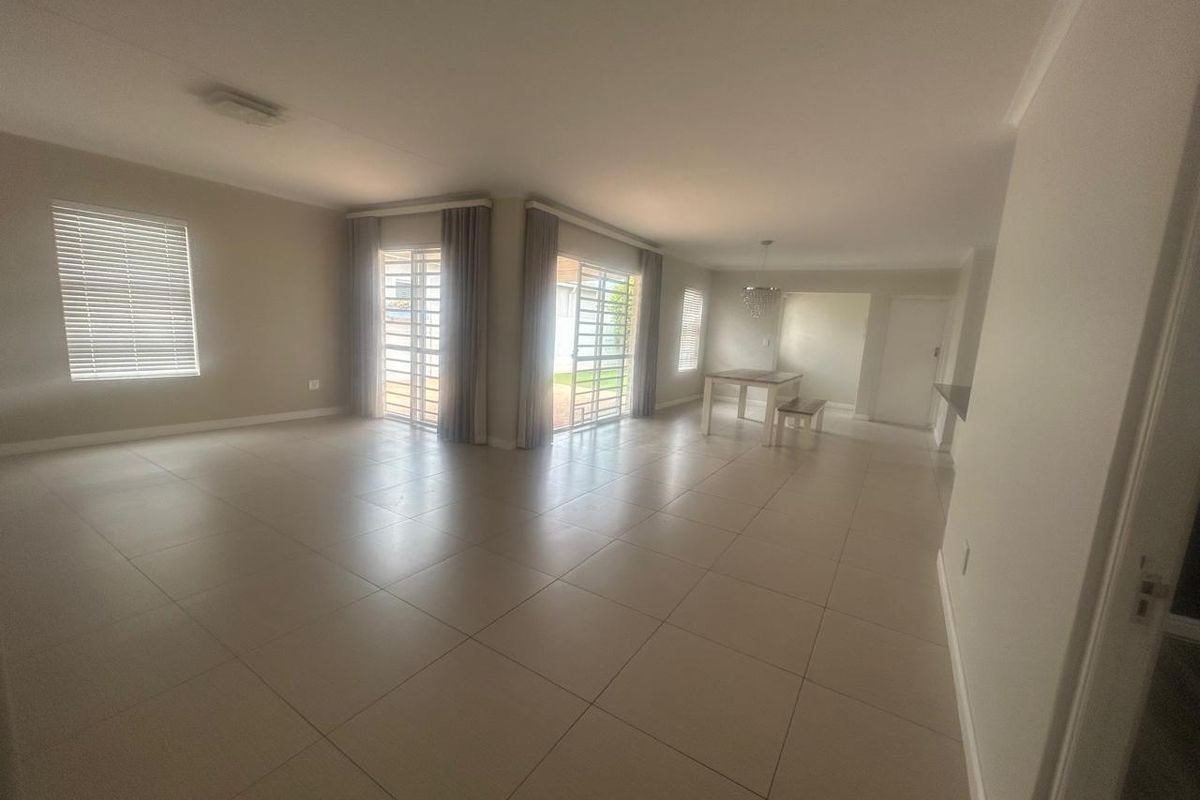 House For Sale In Blouberg - Photo 4