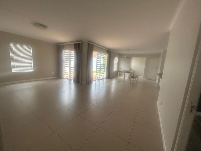 House For Sale In Blouberg - Photo 4