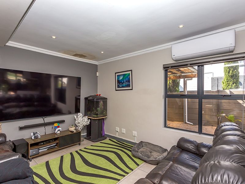 House For Sale In Blouberg - Photo 10