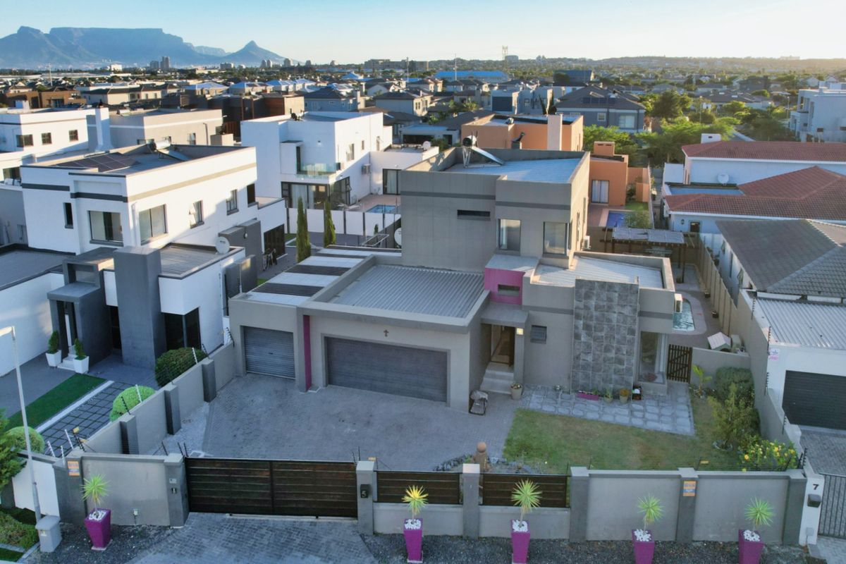 House For Sale In Blouberg - Photo 2