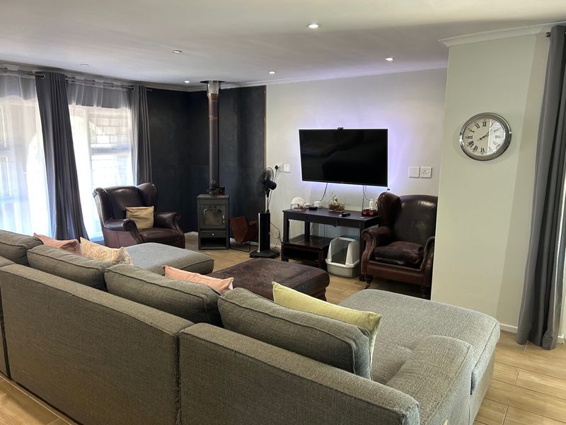 House For Sale In Bellville - Photo 4