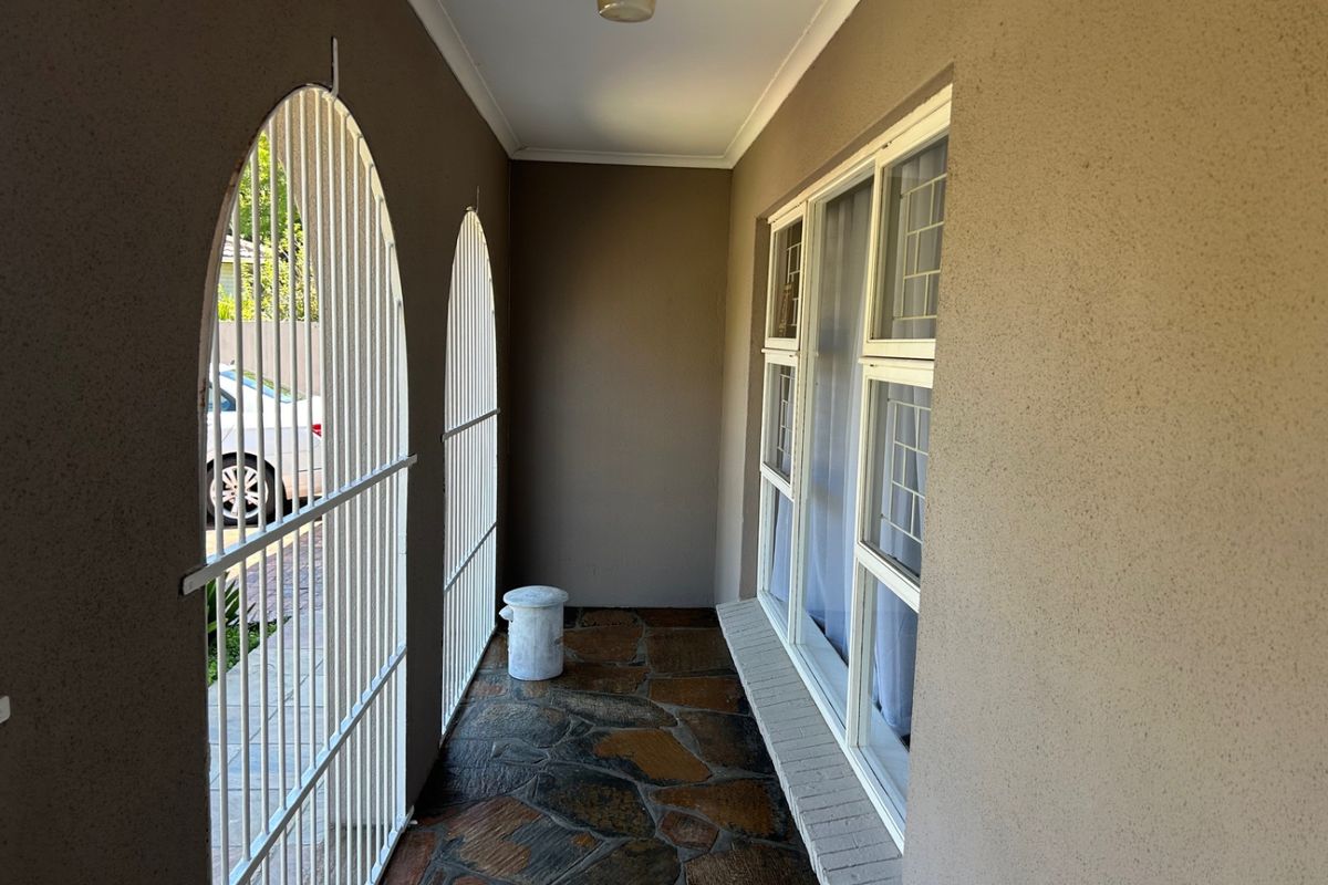 House For Sale In Bellville - Photo 2