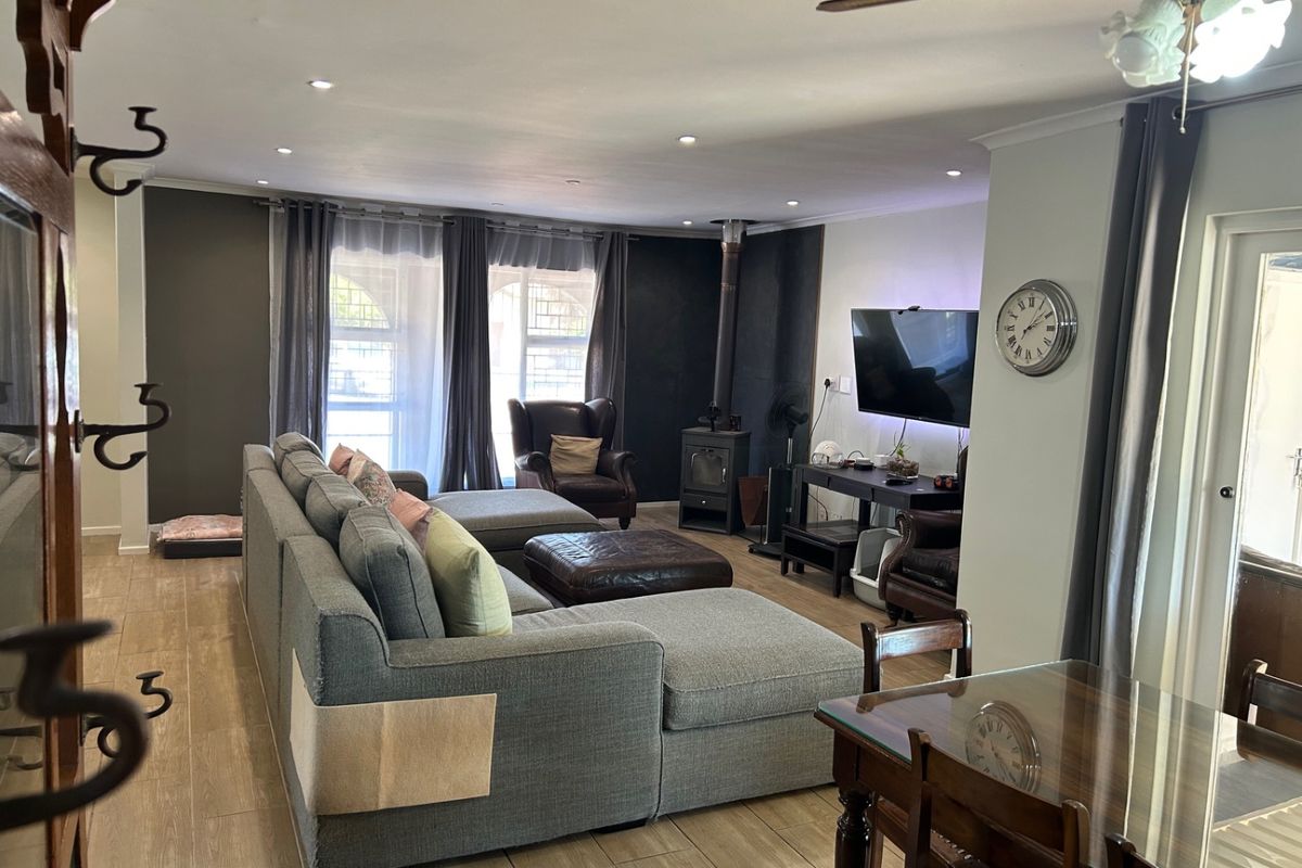 House For Sale In Bellville - Photo 3