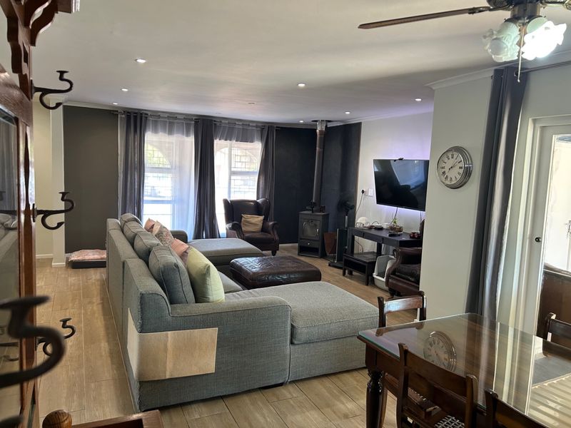 House For Sale In Bellville - Photo 3