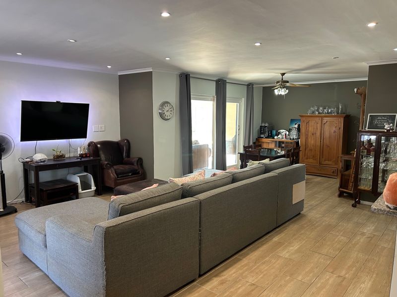 House For Sale In Bellville - Photo 5