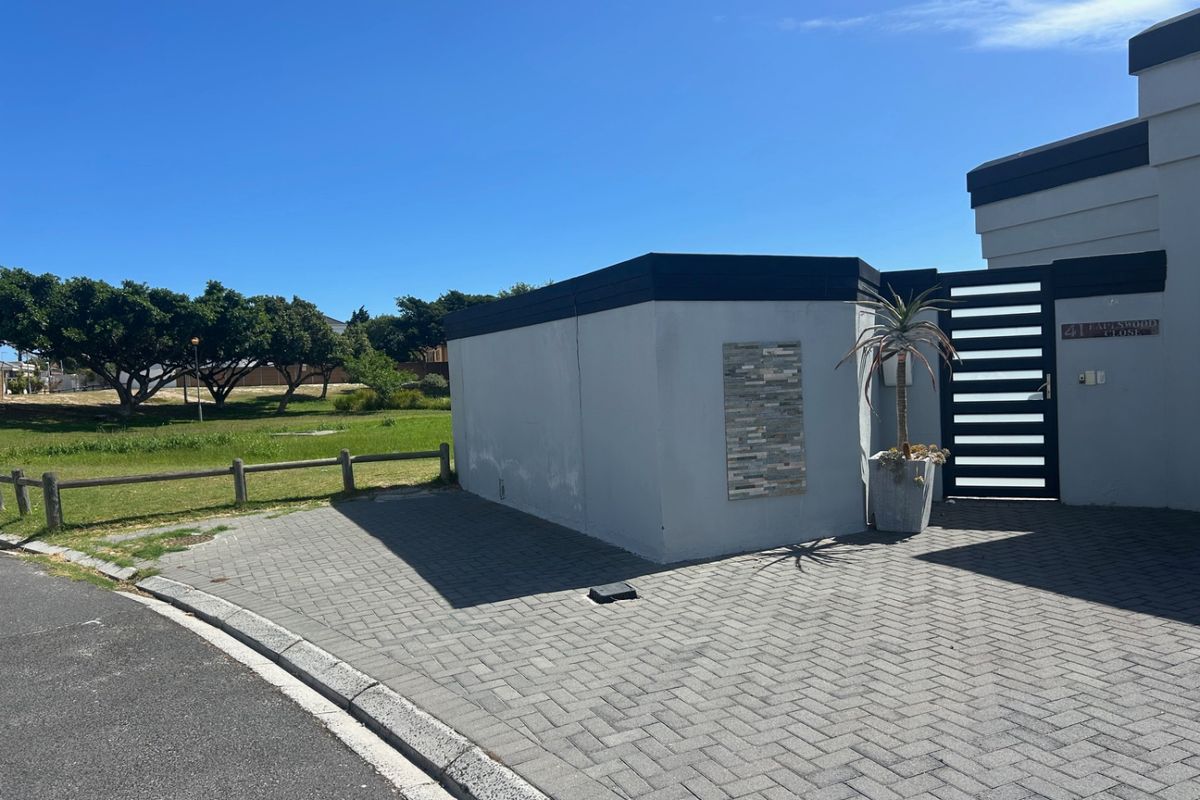 House For Sale In Blouberg - Photo 2