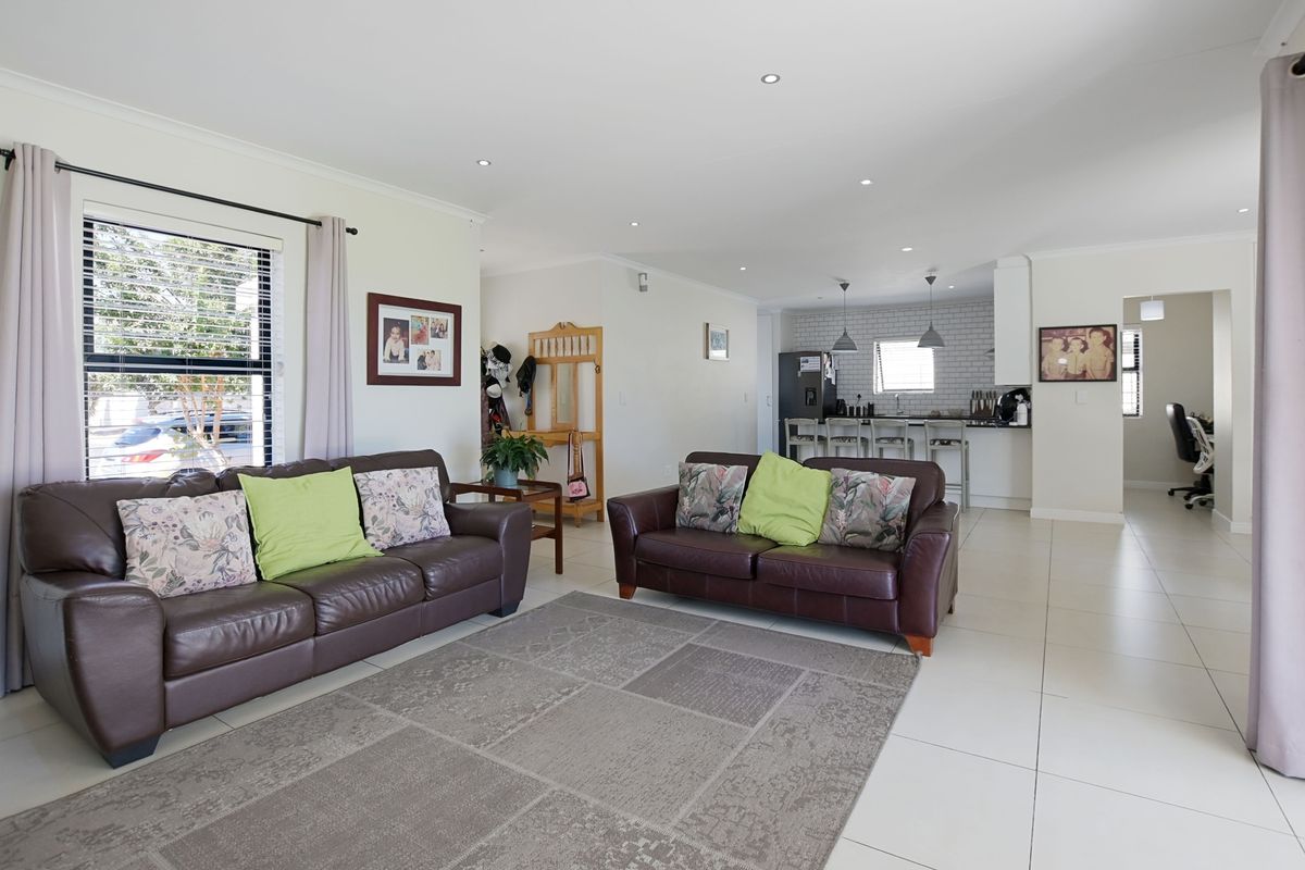 House For Sale In Blouberg - Photo 4