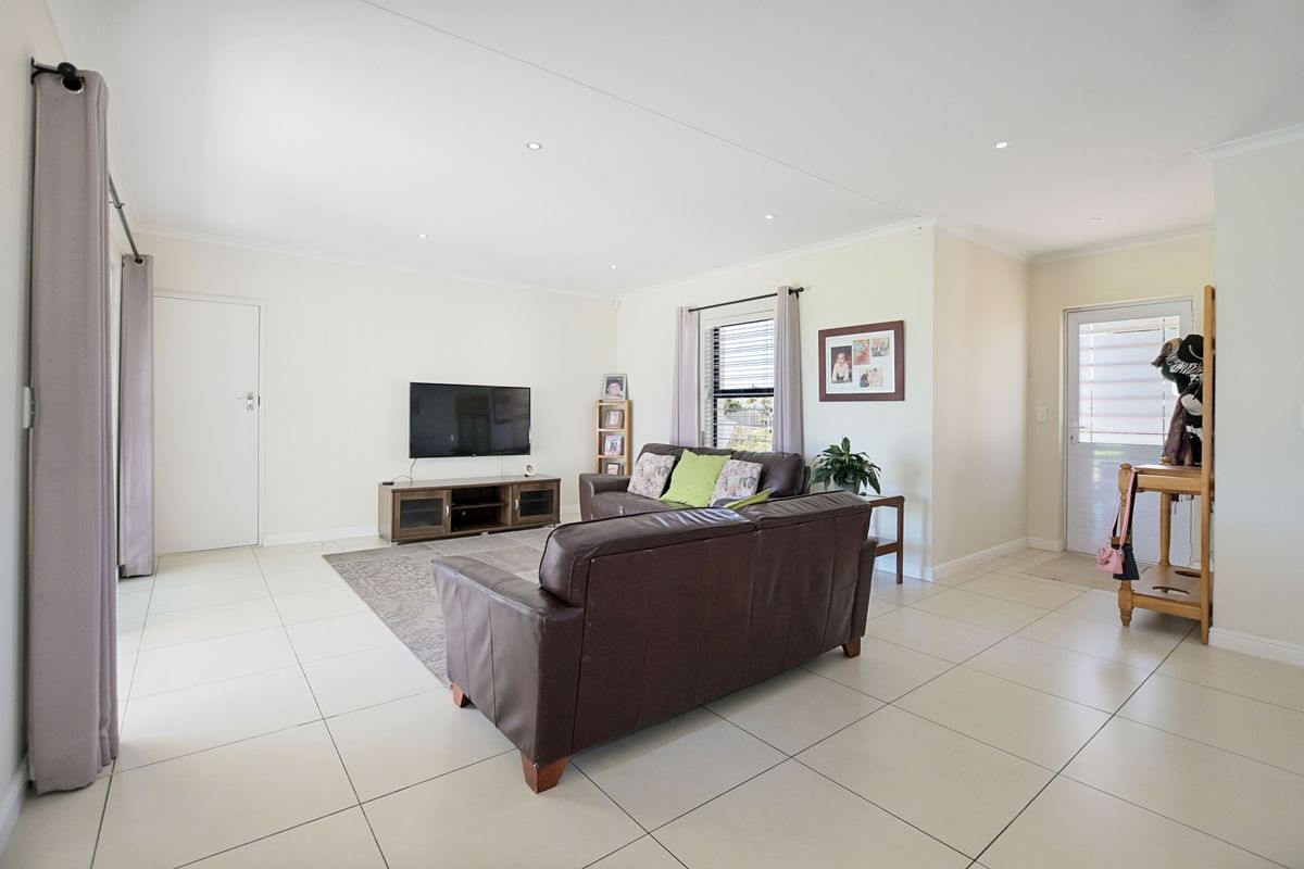 House For Sale In Blouberg - Photo 3