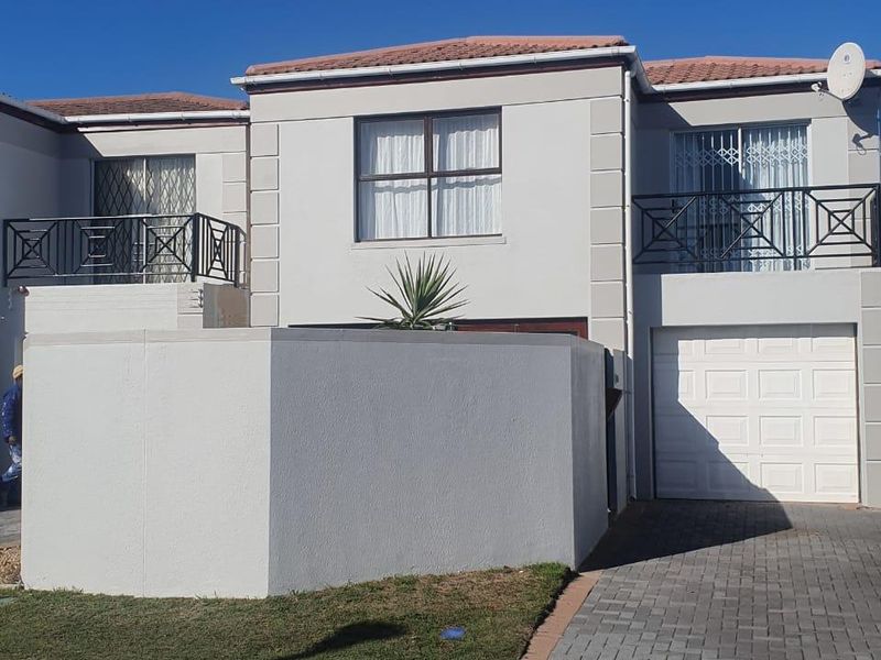 Townhouse Rental Monthly In Blouberg - Photo 1