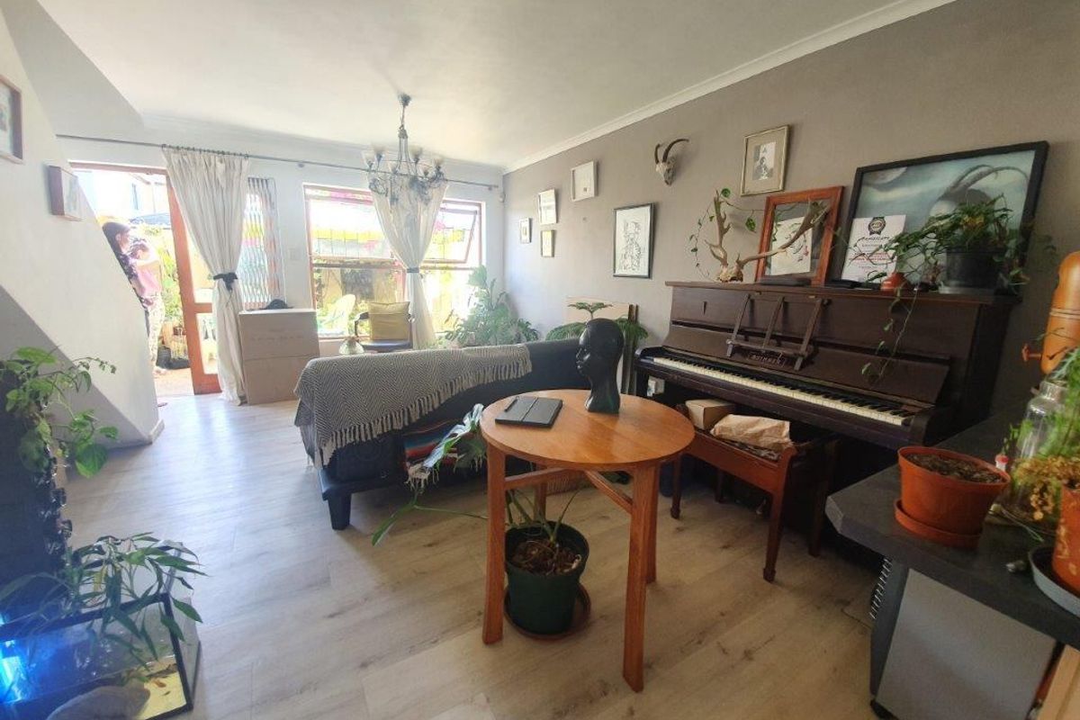 Townhouse Rental Monthly In Blouberg - Photo 4