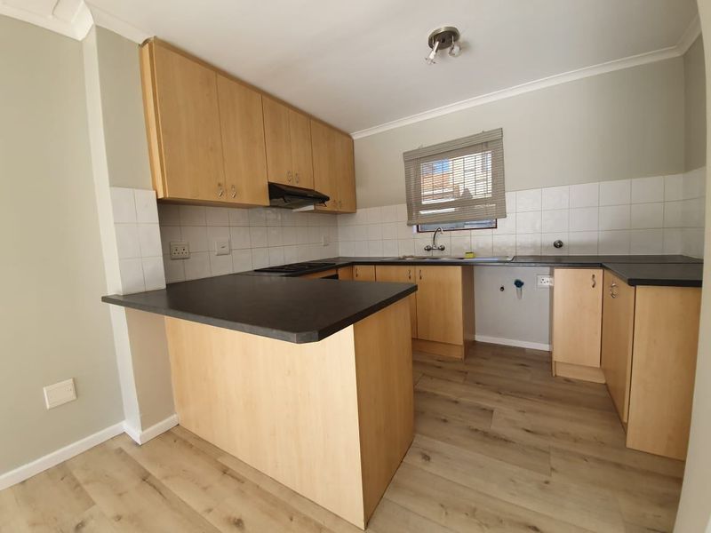 Townhouse Rental Monthly In Blouberg - Photo 5
