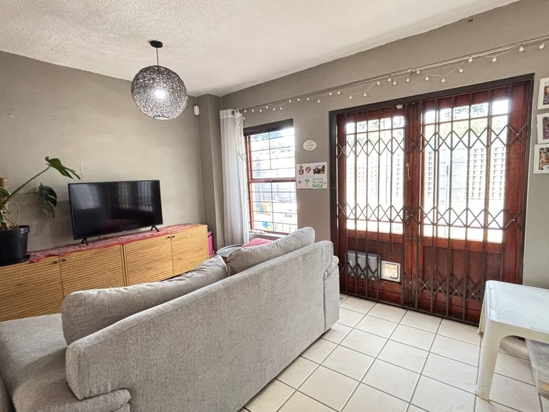 Townhouse Rental Monthly In Blouberg - Photo 4