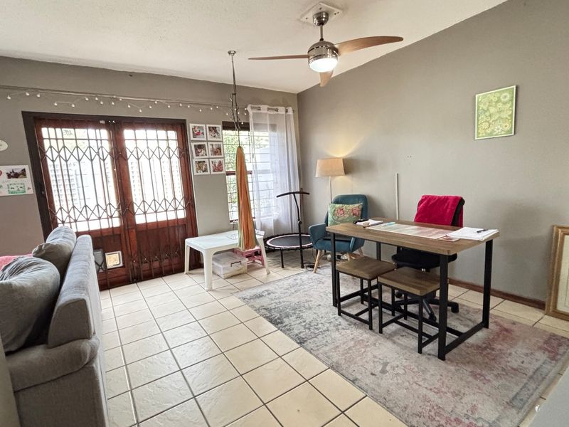 Townhouse Rental Monthly In Blouberg - Photo 3