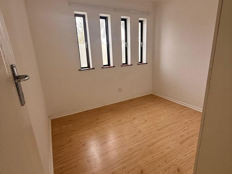 Townhouse Rental Monthly In Blouberg - Photo 7