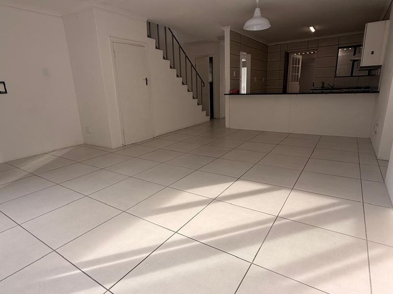 Townhouse Rental Monthly In Blouberg - Photo 5