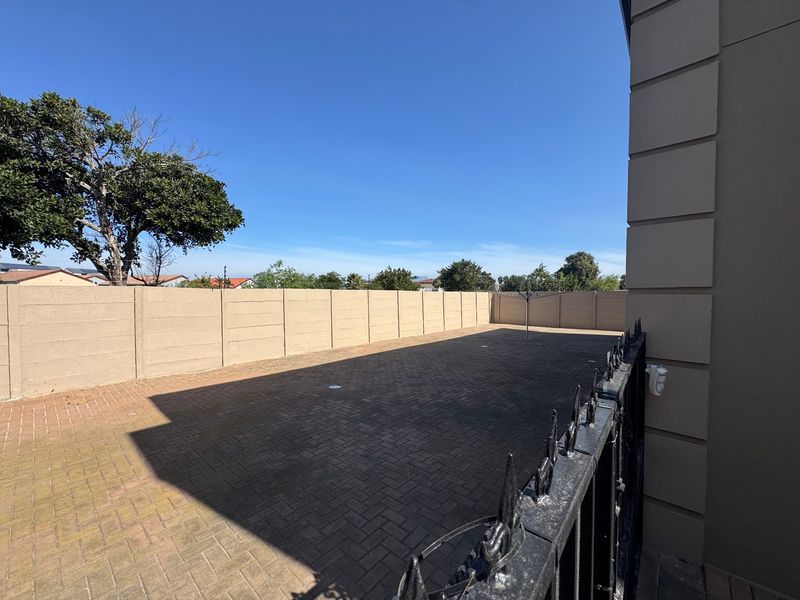 House For Sale In Blouberg - Photo 5