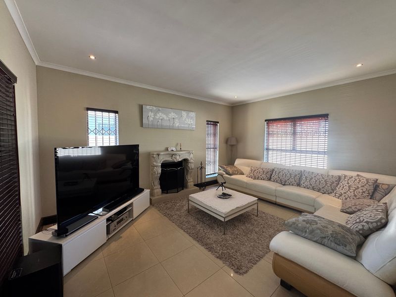 House For Sale In Blouberg - Photo 10