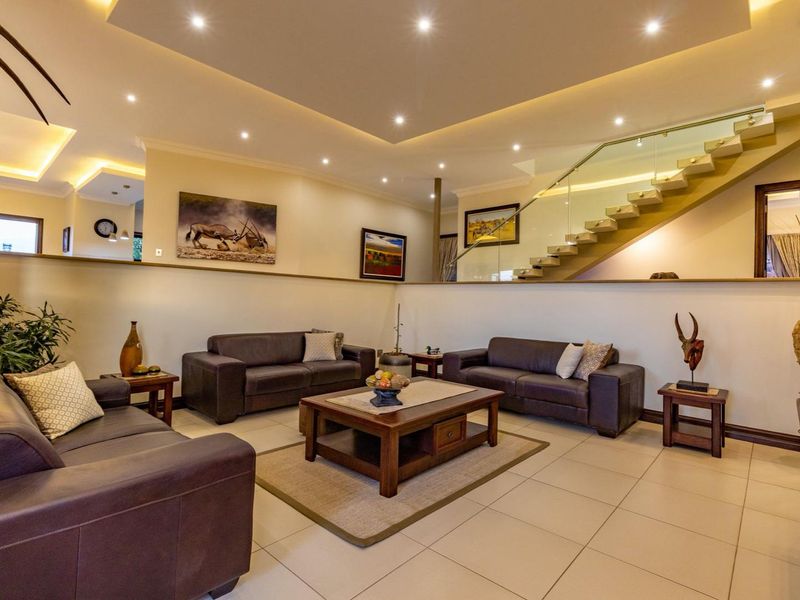 Exclusive 3-Bedroom with guest Cottage on a Game Farm Estate between  Heidelberg & Vereeniging - Photo 10