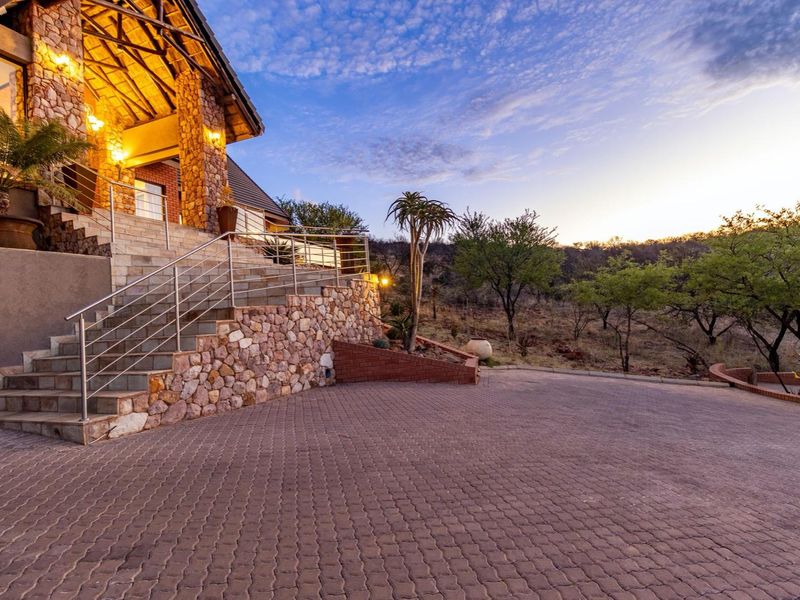 Exclusive 3-Bedroom with guest Cottage on a Game Farm Estate between  Heidelberg & Vereeniging - Photo 9