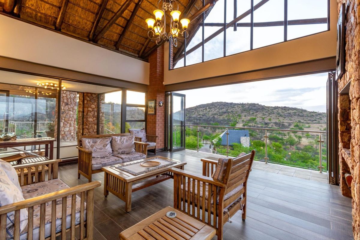 Exclusive 3-Bedroom with guest Cottage on a Game Farm Estate between  Heidelberg & Vereeniging - Photo 5