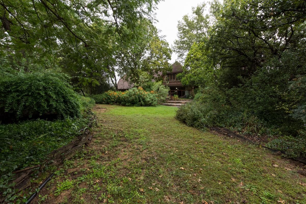 LOVELY 2 HECTARE RESIDENTIAL PROPERTY in KYALAMI - Photo 4