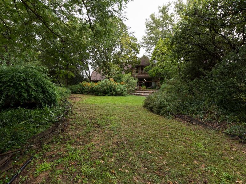 LOVELY 2 HECTARE RESIDENTIAL PROPERTY in KYALAMI - Photo 4