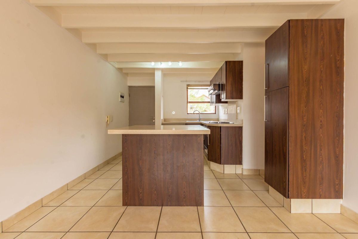 Apartment For Sale in Witkoppen, Sandton, Gauteng - Photo 2