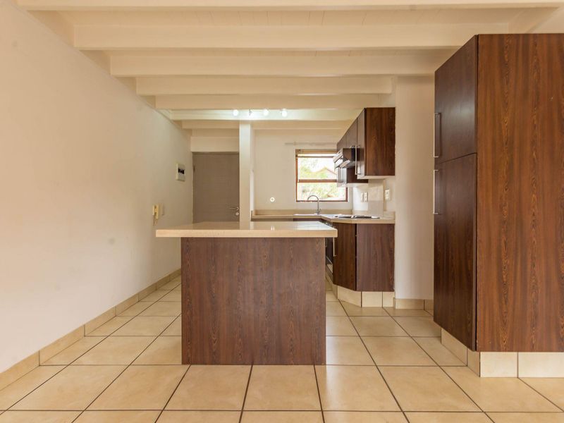 Apartment For Sale in Witkoppen, Sandton, Gauteng - Photo 2