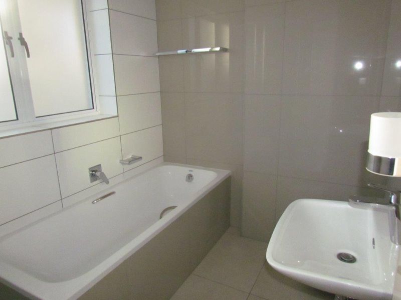 Modern 1 Bedroom Apartment to Rent in Durbanville Centre - Photo 9