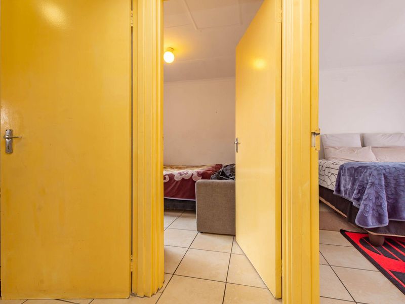 Apartment For Sale in Ormonde Johannesburg - Photo 8