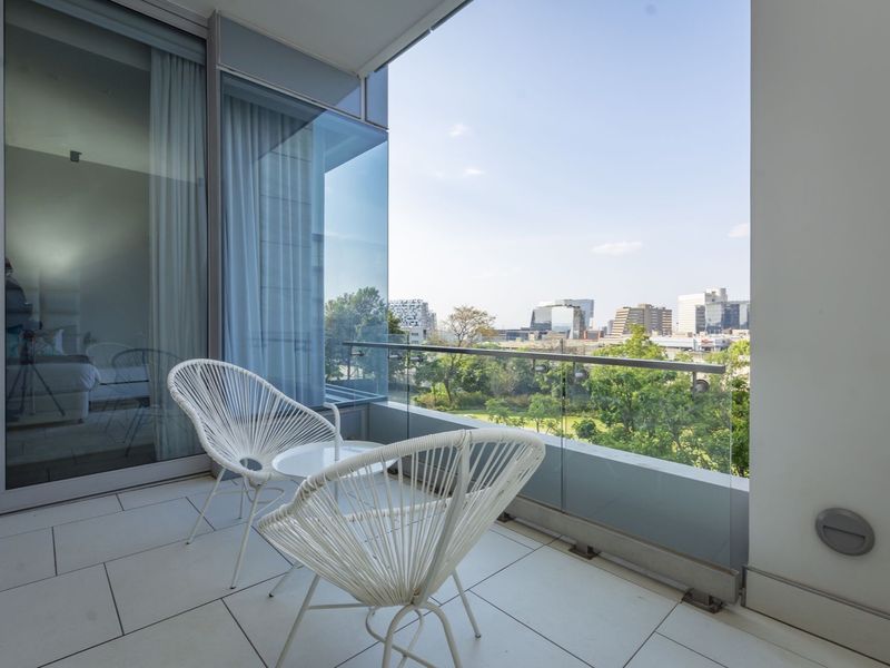 Apartment For Sale in Sandhurst, Sandton, Gauteng - Photo 9