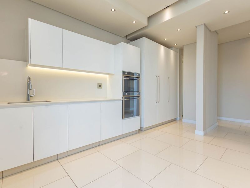 Apartment For Sale in Sandhurst, Sandton, Gauteng - Photo 10