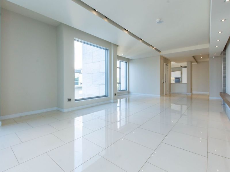 Apartment For Sale in Sandhurst, Sandton, Gauteng - Photo 7