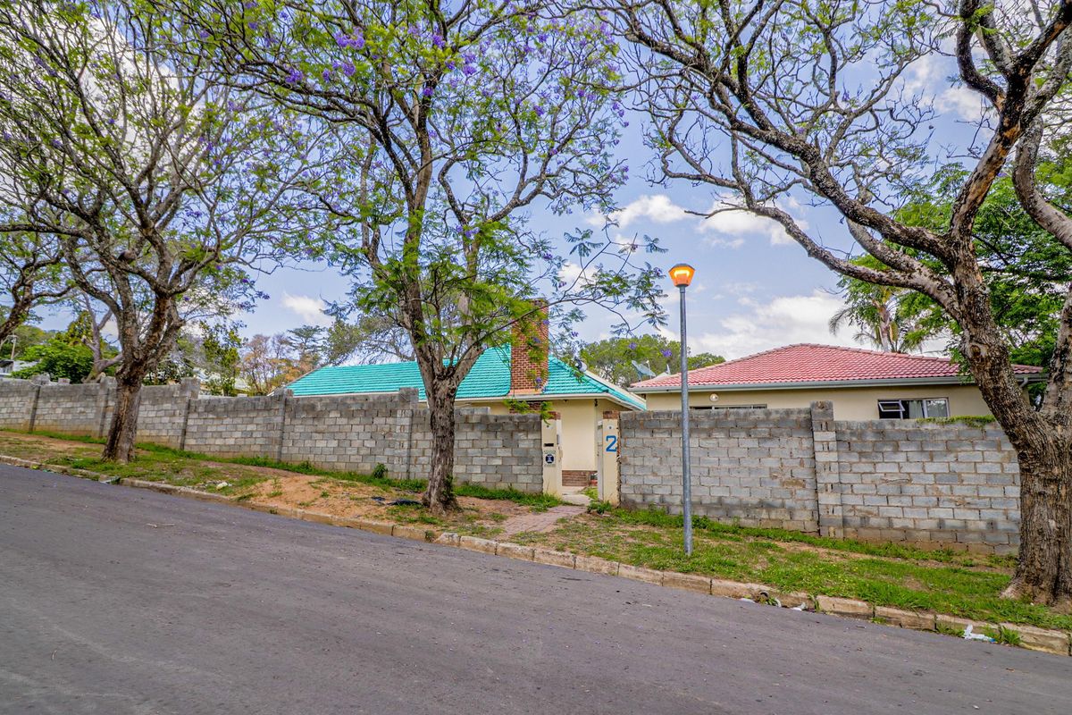 House For Sale in Fort Hill, King Williams Town, Eastern Cape - Photo 2