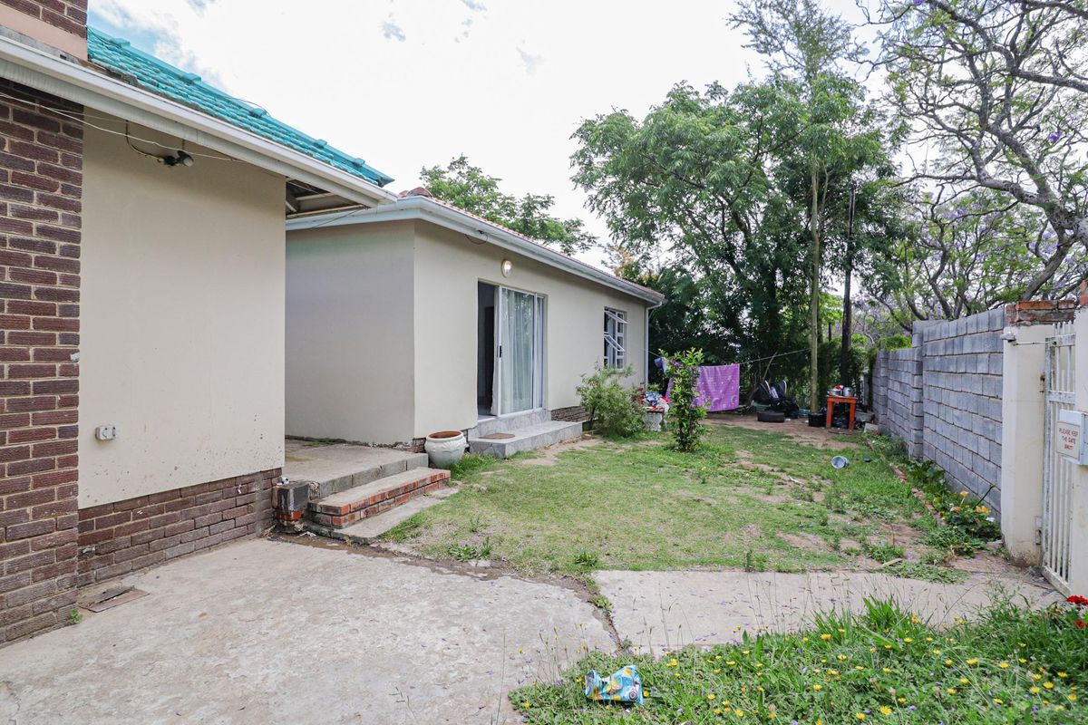 House For Sale in Fort Hill, King Williams Town, Eastern Cape - Photo 3