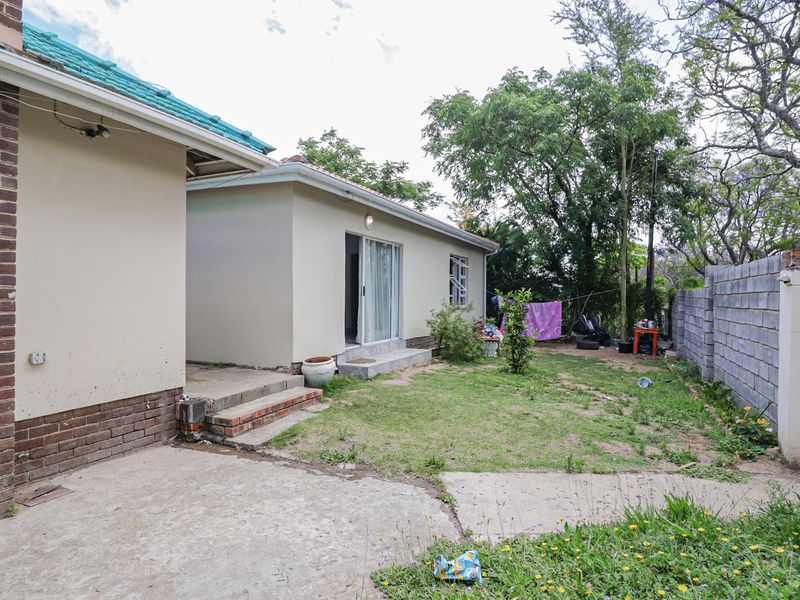 House For Sale in Fort Hill, King Williams Town, Eastern Cape - Photo 3